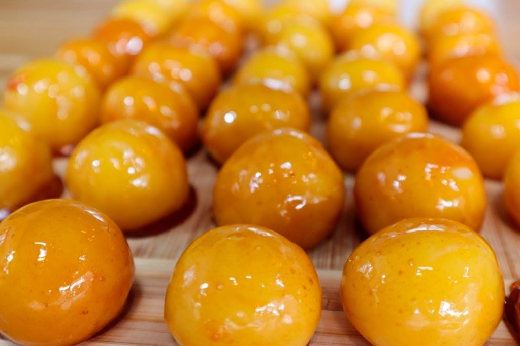 Olho-de-moça preparado em 3 minutos, são as bolinhas mais deliciosas que você vai comer