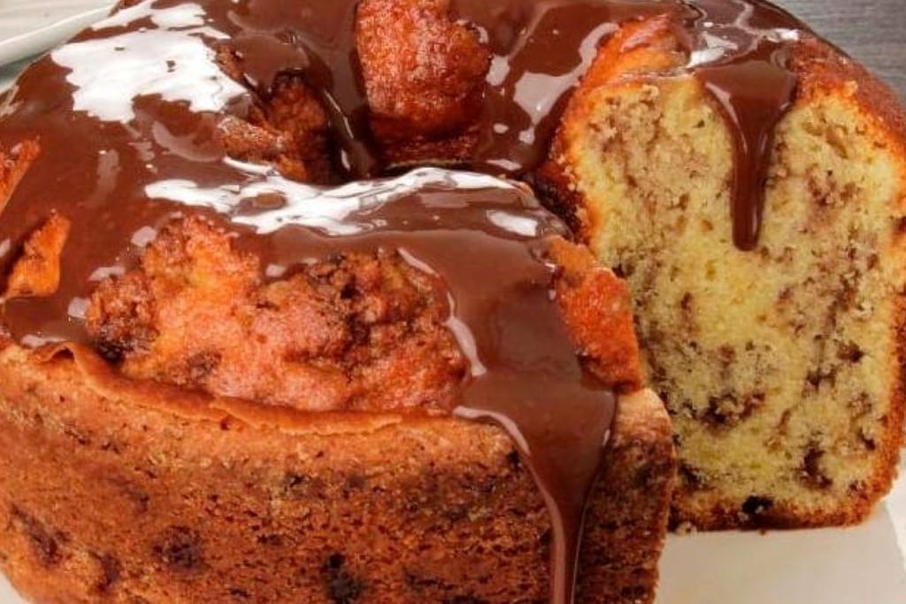 Bolo de fubá formigueiro com calda de chocolate e café, você precisa fazer