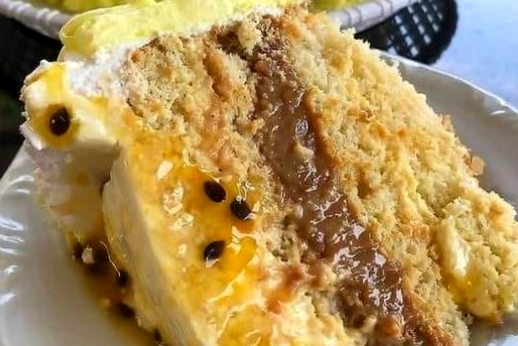 Bolo de maracujá com doce de leite delicia, pode servi como sobremesa