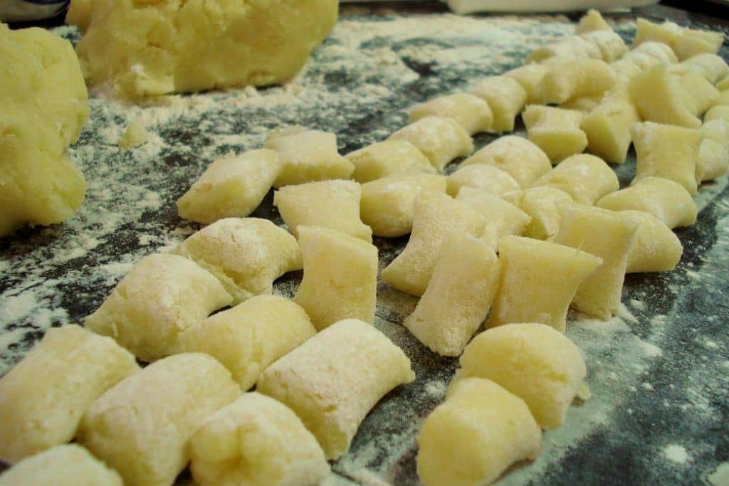 Massa de nhoque caseiro 4 ingredientes pra ficar perfeito e irresistível