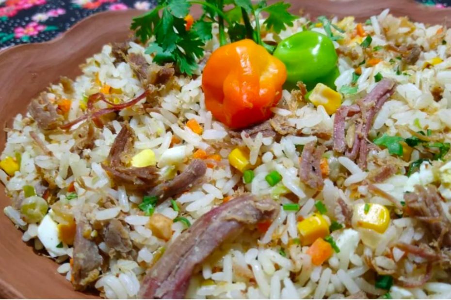 Arroz com carne de sol, uma deliciosa refeição completa de uma panela só